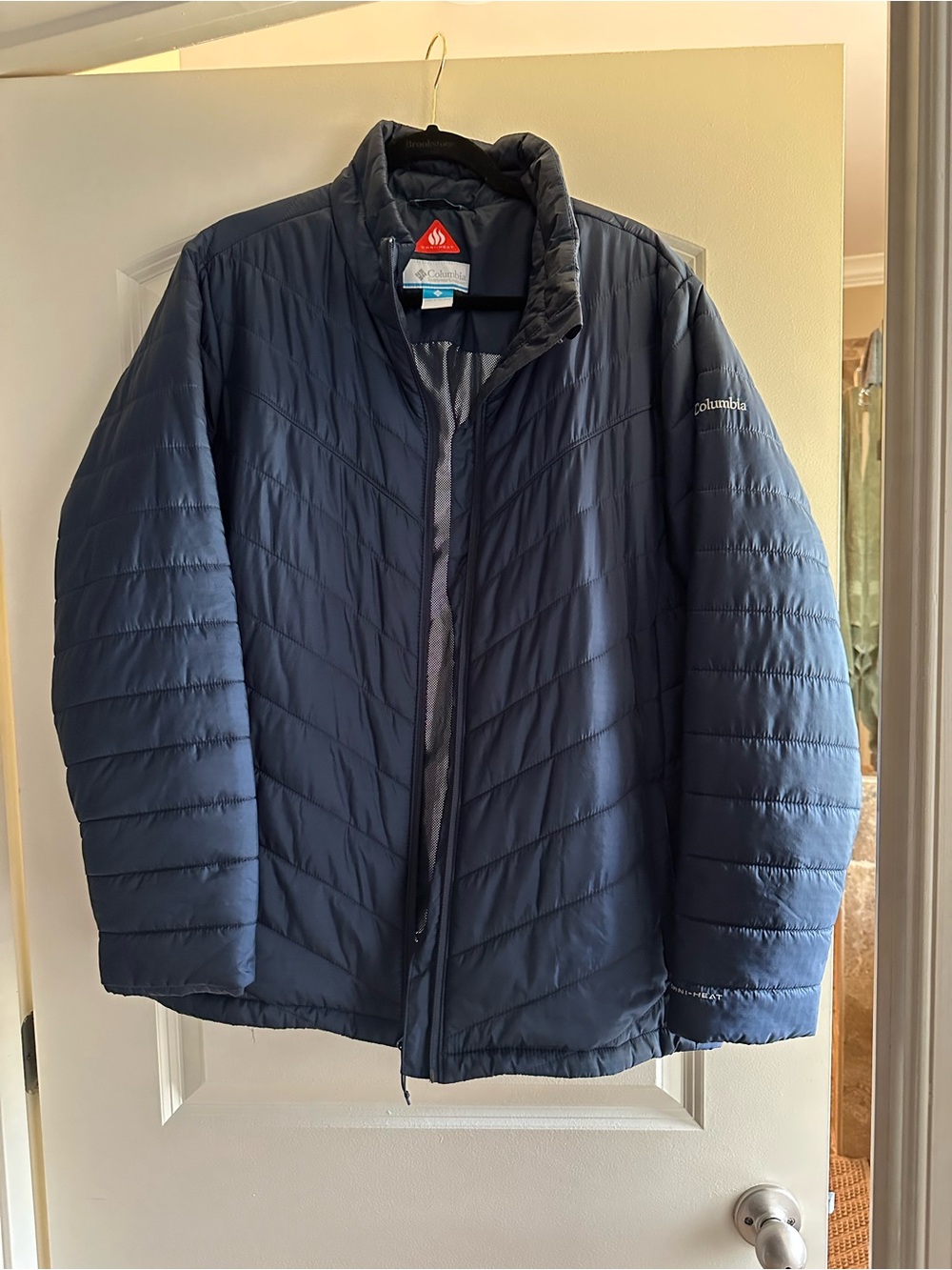 Columbia Women’s Navy Packable Insulated Jacket